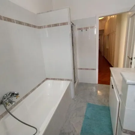 Benedetta House לבנטו