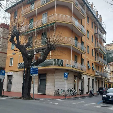 Benedetta House לבנטו